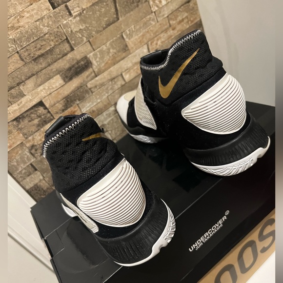 Nike - Picture 4 of 11